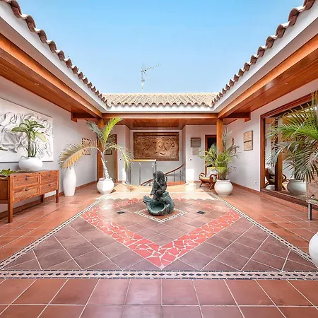 In Maspalomas Near Golf & Chalet San Bartolomé