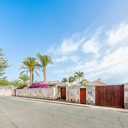 In Maspalomas Near Golf & Chalet San Bartolomé